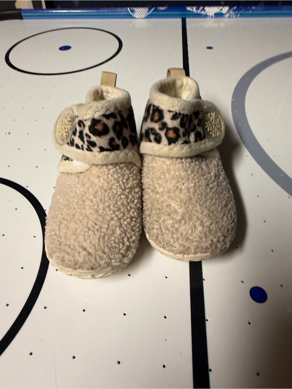 Cozy Beige Sherpa Kids Slippers with Leopard Trim